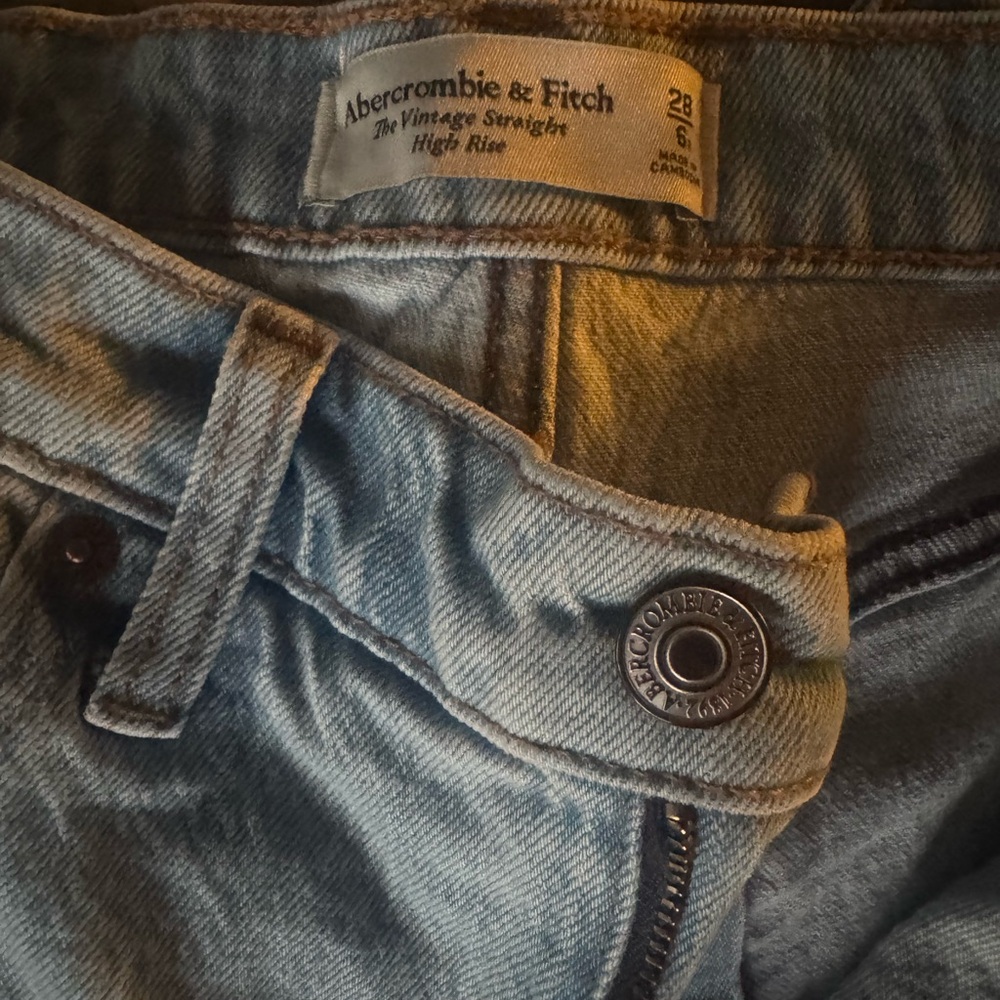 Abercrombie & Fitch Light Wash High-Rise Straight Jeans